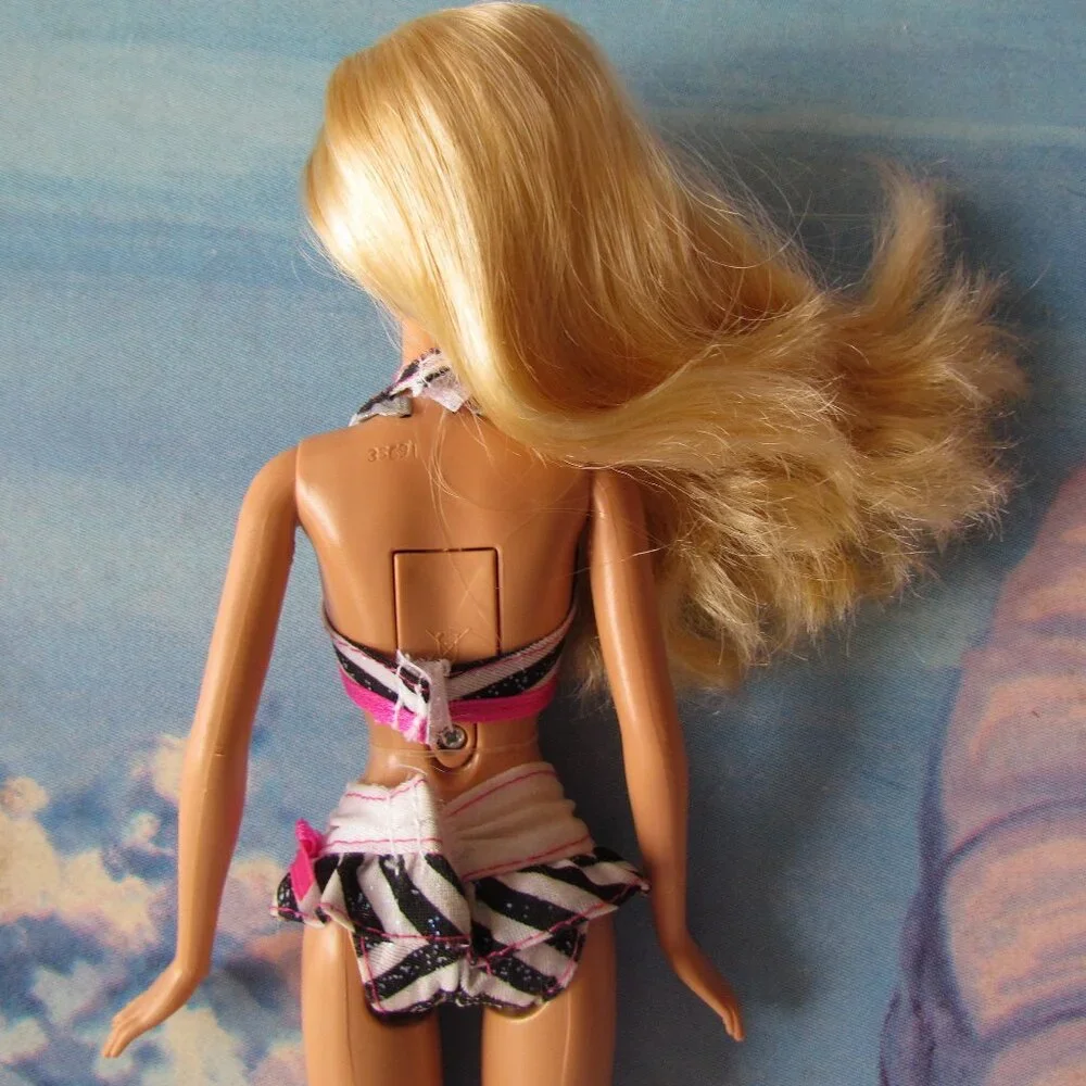 BARBIE LIGHT-UP DOLLS w BELLY BUTTON JEWELS THAT FLASH LIGHT + SHOES & NECKLACE!